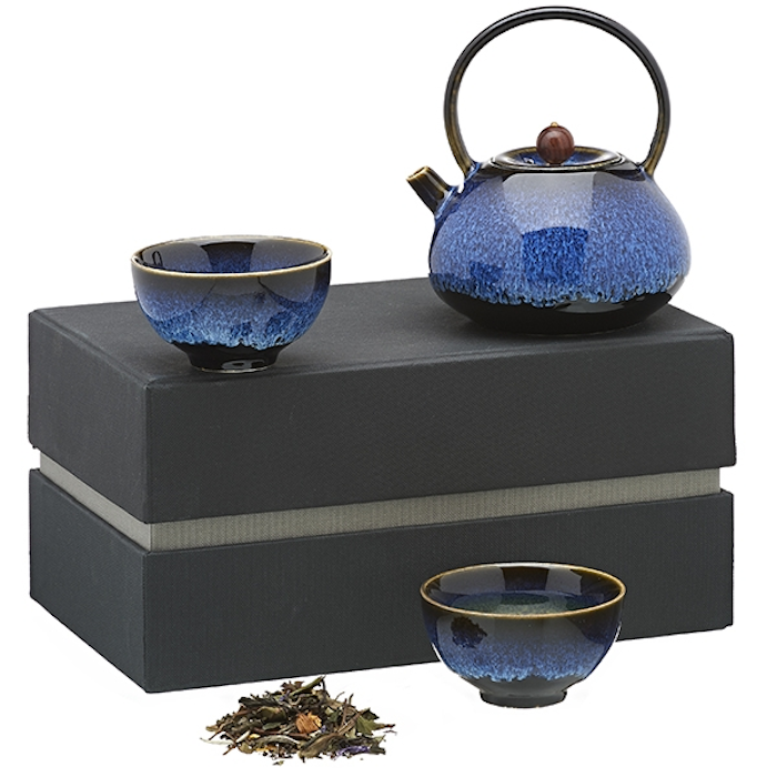 Korean tea set with wooden details